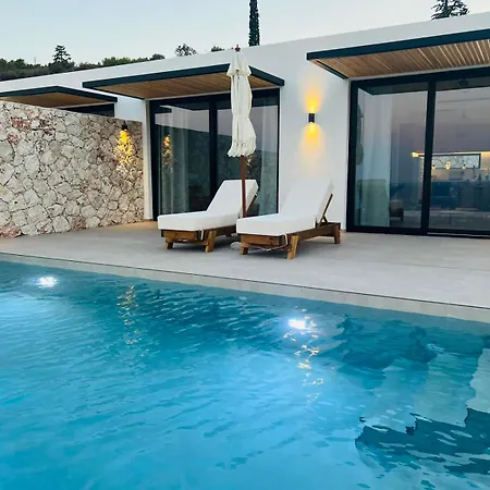 Theros Luxury Suites Agios Nikolaos  Exterior photo