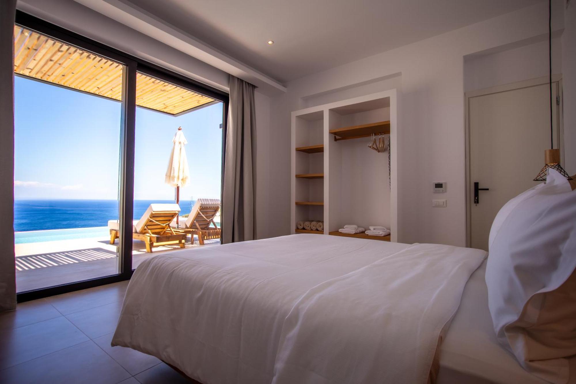 Theros Luxury Villa