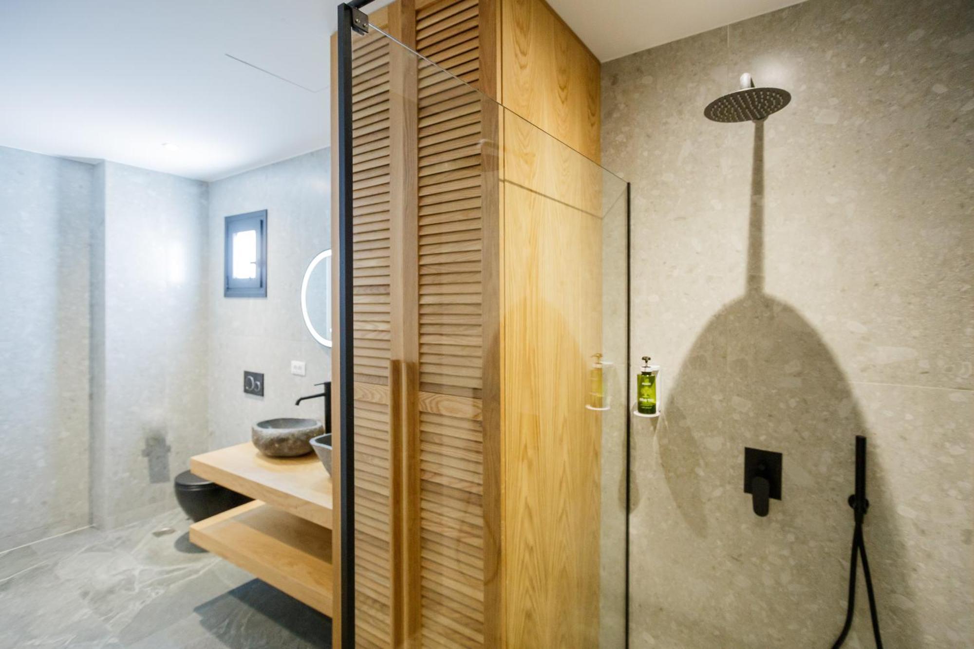 Theros Luxury Villa